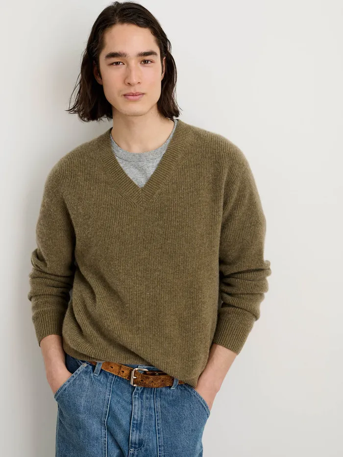 Men Alex Mill Sweaters Sweatshirts VNeck Sweater In Lightweight Cashmere Heather Olive
