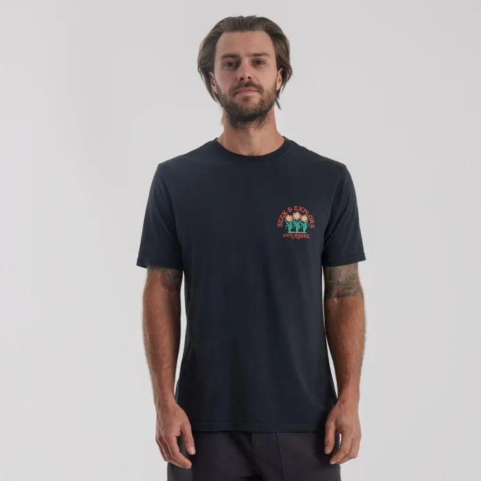 Men Roark Tees Seek and Explore Premium Tee Black