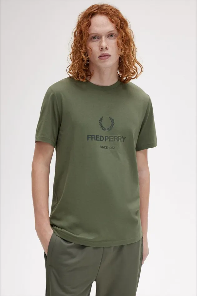 Men TShirts Fred Perry Fred Perry Graphic TShirt Laurel Wreath Green