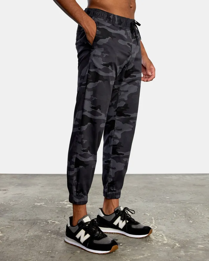 RVCA Mens Pants Spectrum Cuffed Workout Pants Camo Cam Gift Ideas