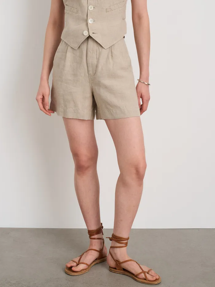 Women Alex Mill Shorts Pleated Pull On Shorts In Flax