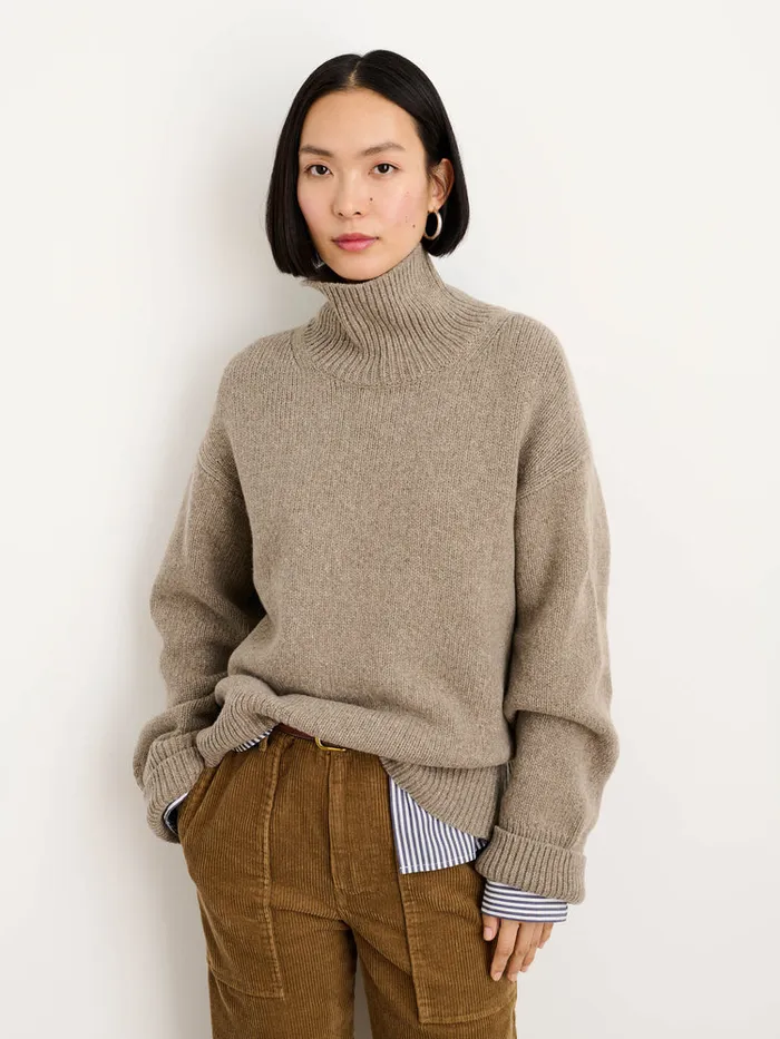Women Alex Mill Sweaters Betty Turtleneck In Wool Walnut