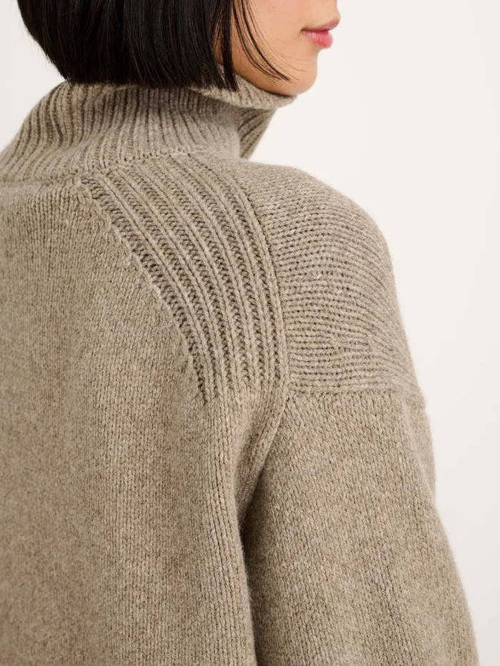 Women Alex Mill Sweaters Betty Turtleneck In Wool Walnut