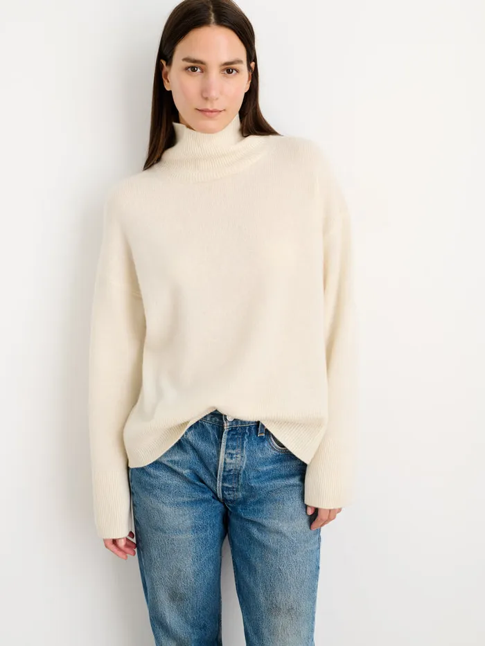 Women Alex Mill Sweaters Cecile Turtleneck In Cashmere Ivory