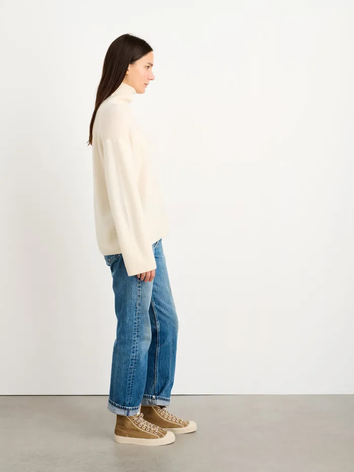 Women Alex Mill Sweaters Cecile Turtleneck In Cashmere Ivory