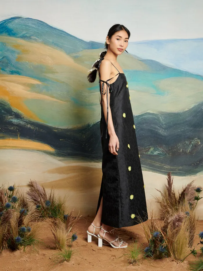 Women DREAM Fanciful Flower Midi Dress Coal Black Sister Jane Dresses