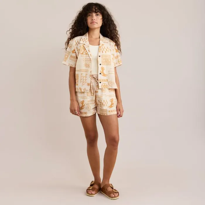 Women Roark Shorts Idle Shorts Hinano Golden