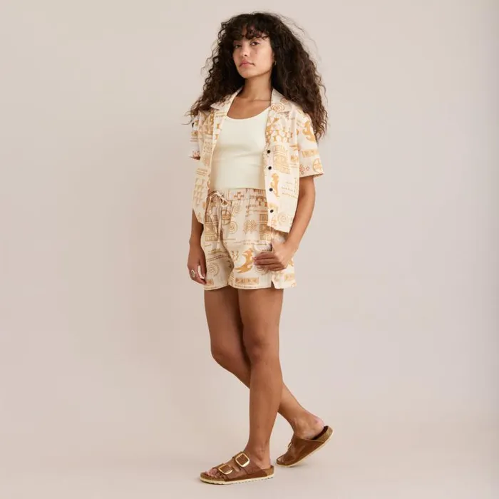 Women Roark Shorts Idle Shorts Hinano Golden