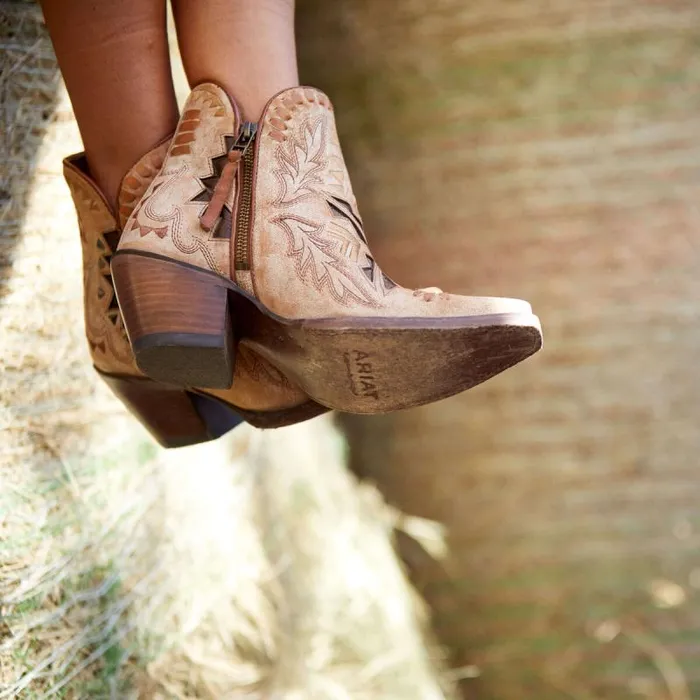 Women Western Boots Ariat Mesa Western Boot Crema Women Western Boots Ariat Mesa Western Boot Crema