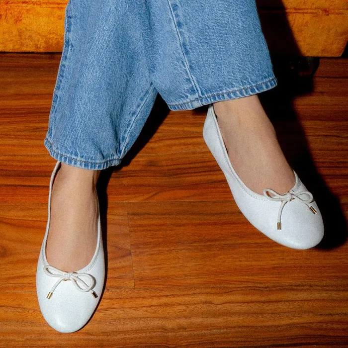 Womens Blossoms White Leather Steve Madden Loafers and Flats
