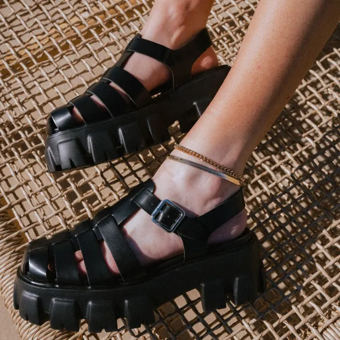 Womens Echo Black Steve Madden Sandals