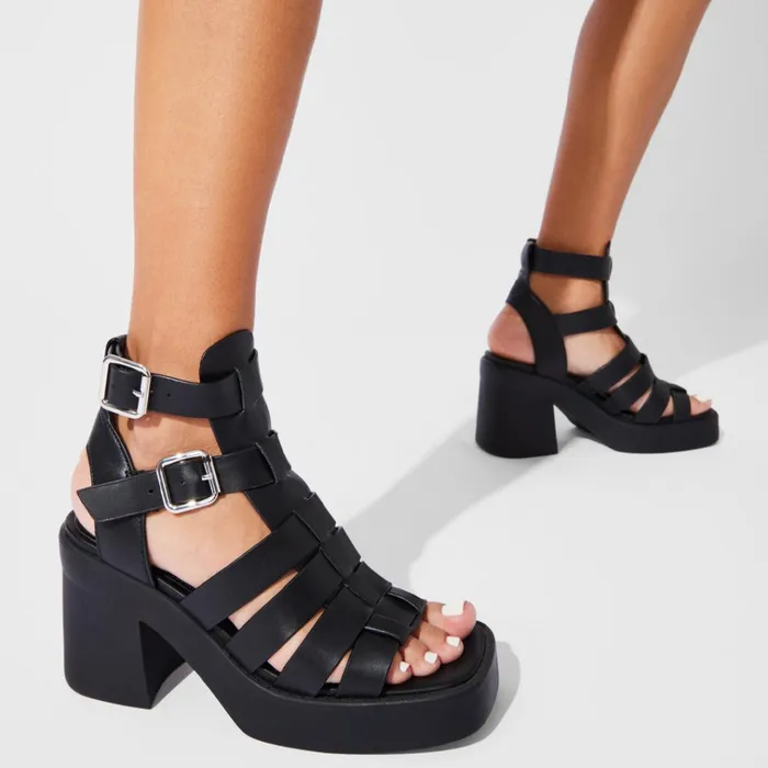 Womens Kiona Black Leather Steve Madden Sandals