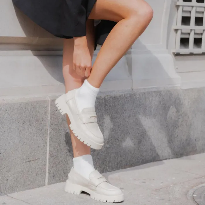 Womens Lawrence Bone Leather Steve Madden Loafers and Flats