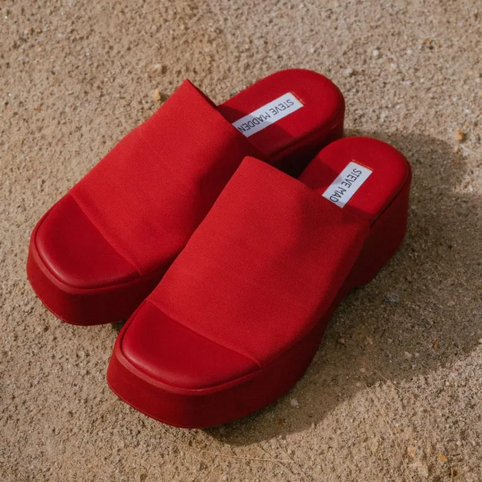 Womens Slinky30 Red Steve Madden Sandals