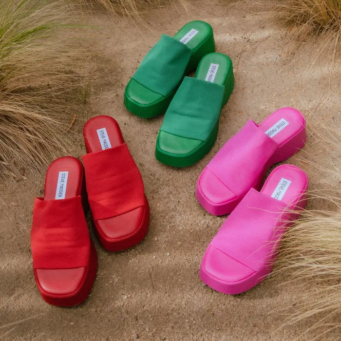 Womens Slinky30 Red Steve Madden Sandals